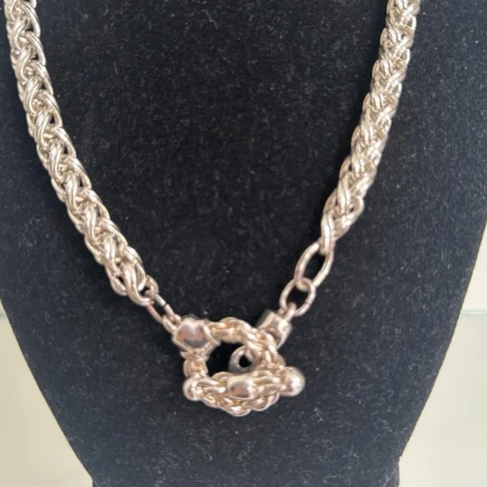 Elegant Silver Plated Chain Necklace - Picture 4 of 5